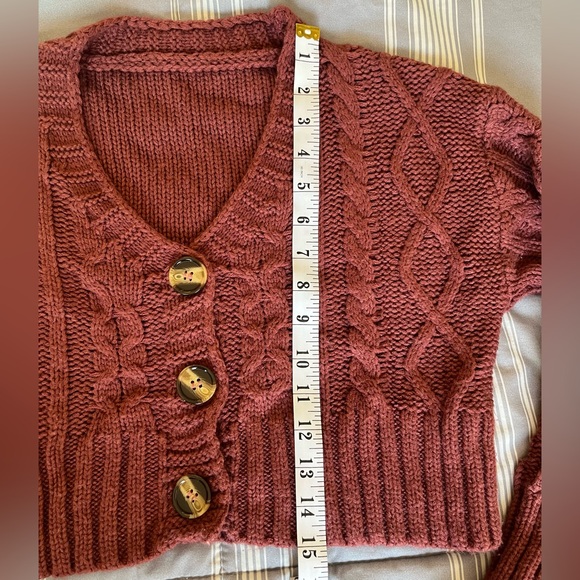 Cable knit crop cardigan - Picture 6 of 8